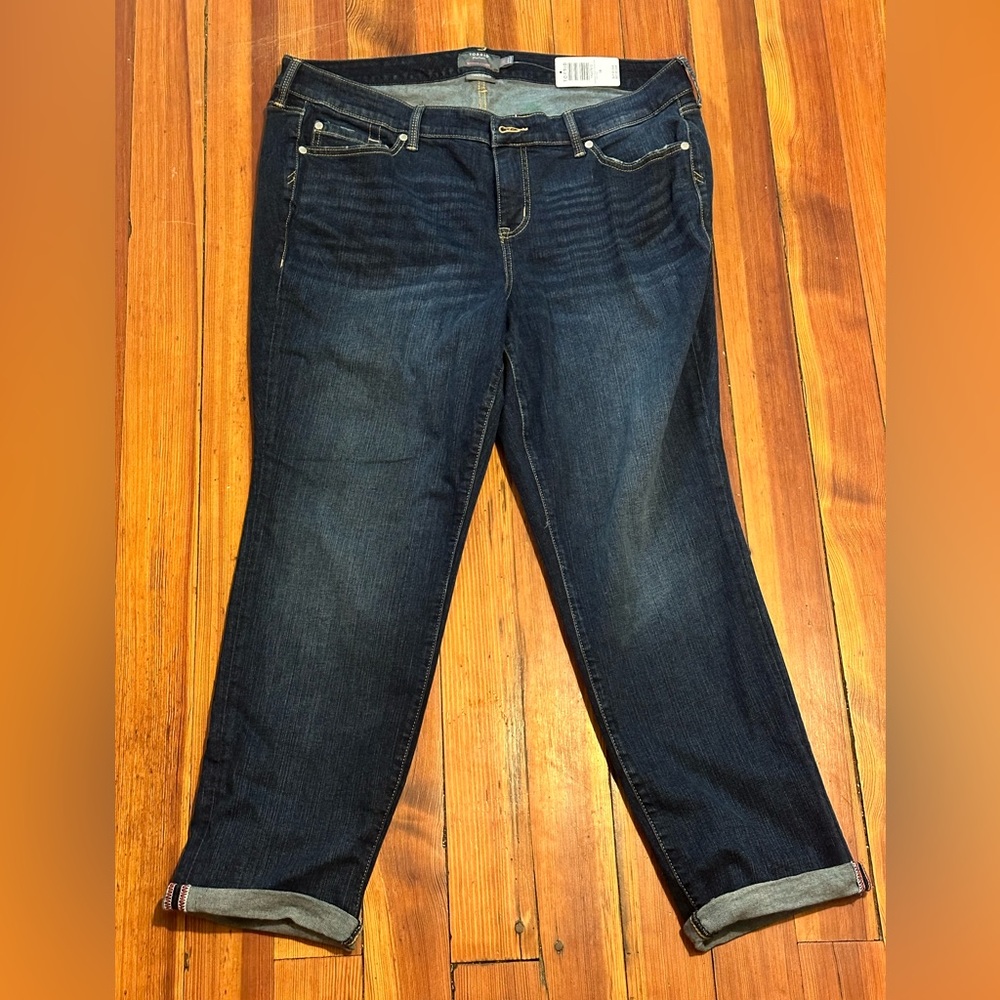 Torrid new with tags curvy bootcut jeans 18